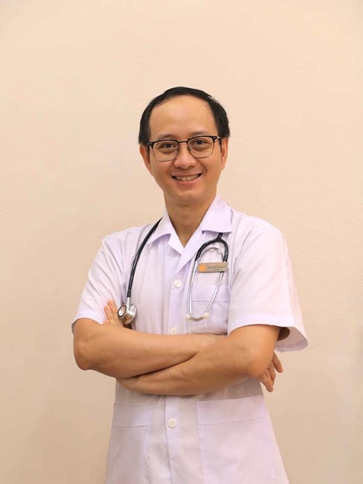 Bác sĩ Trưởng Huỳnh Văn Tuấn - bệnh viện thú y Sana Pet Hospital Phú Nhuận